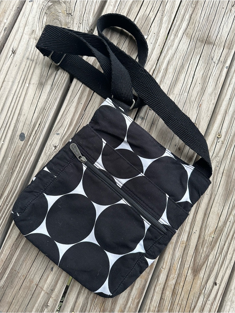 thirty-one Black and White Circle Pattern Crossbody